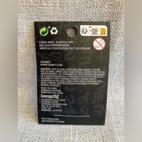 Loungefly Disney The Aristocats Marie & Duchess Portrait Enamel Pin - Picture 3 of 3